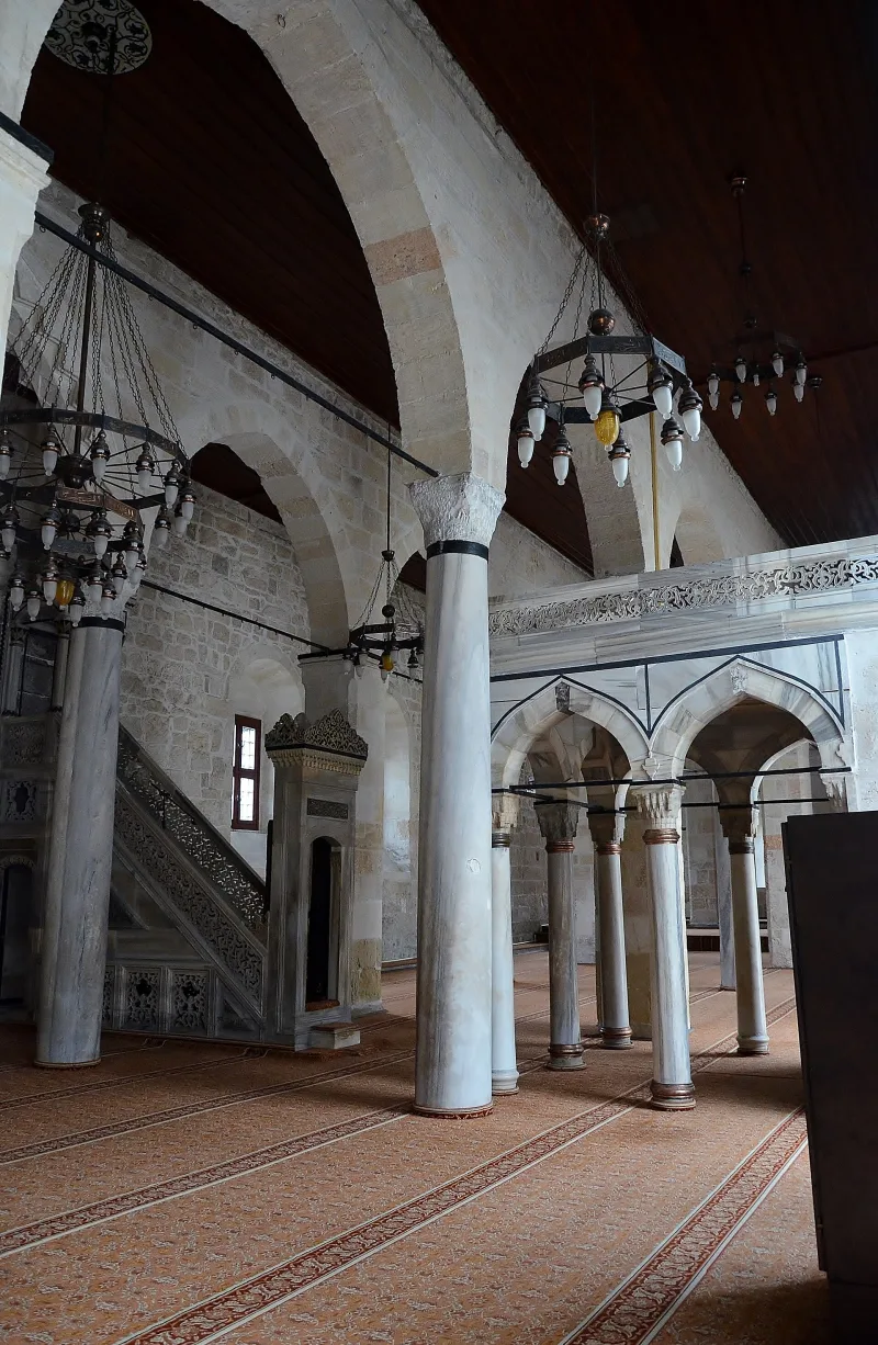 Die Alte Moschee, Tarsus – eine Kirche aus dem Jahr 1102 mit Fresken von Christus